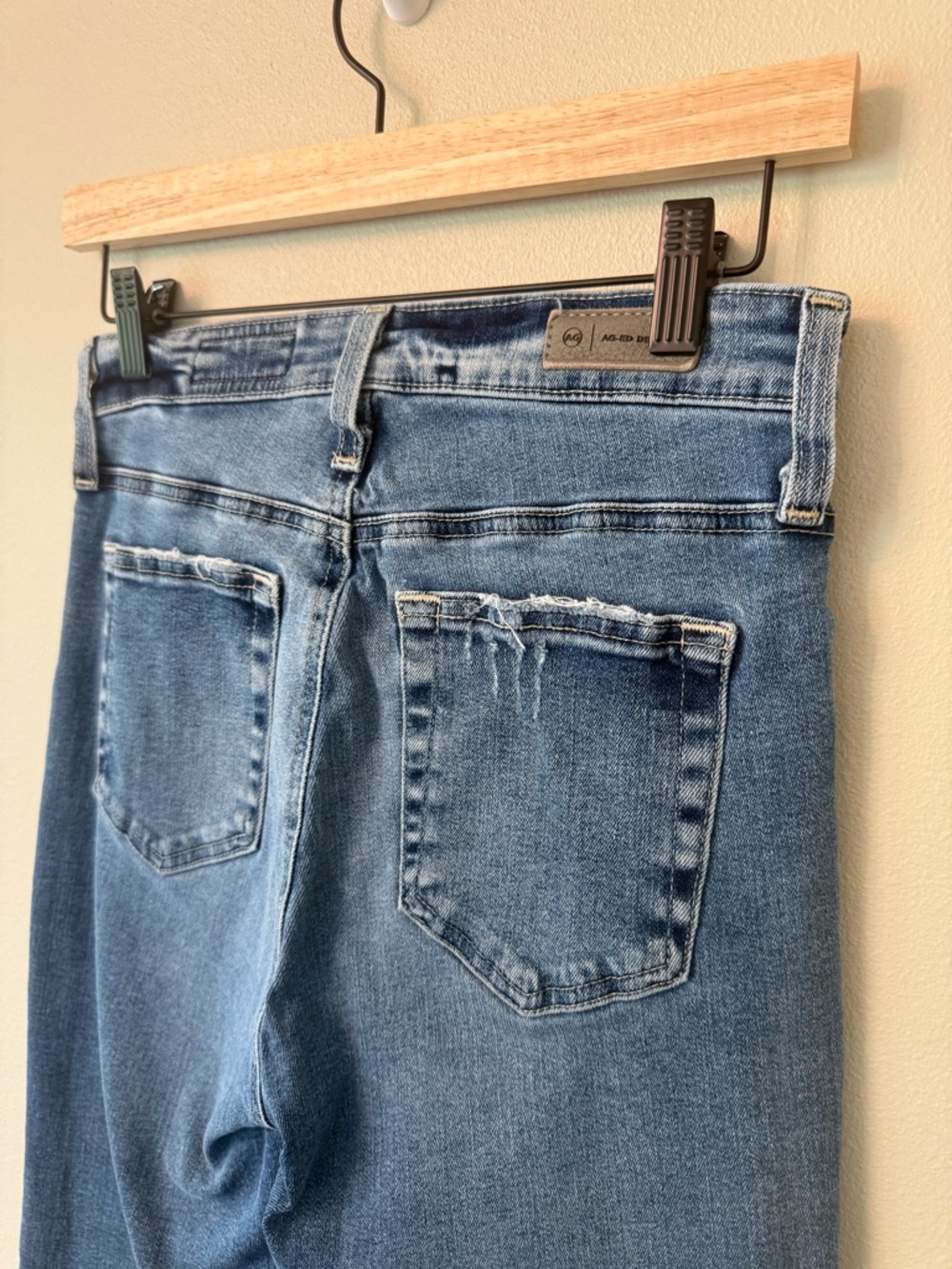 AG Jeans Mari Mid Rise Straight Crop Size 26 Medium Wash - Picture 8 of 13